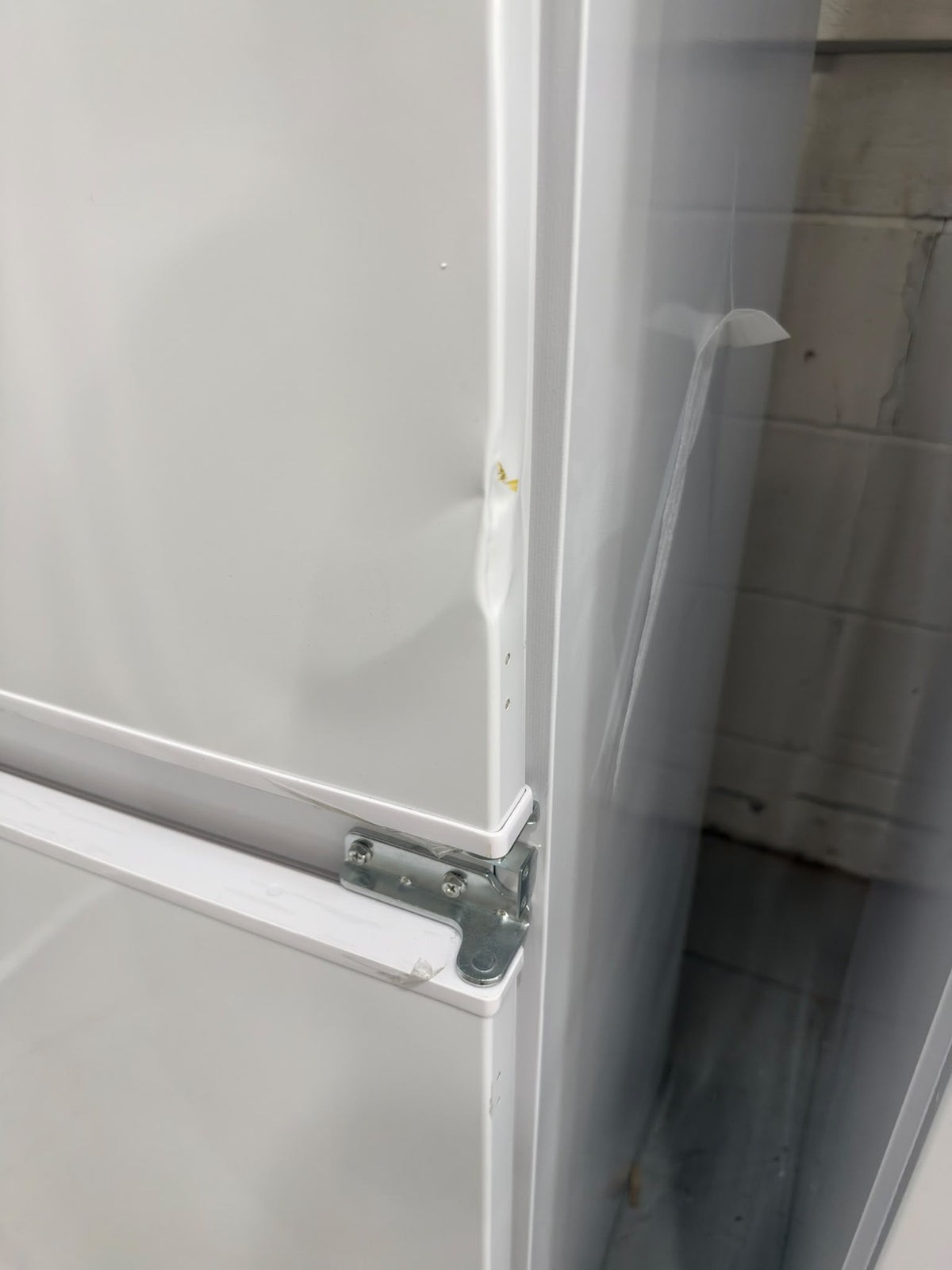 Hisense RIB312F4AWE Integrated Fridge freezer - White