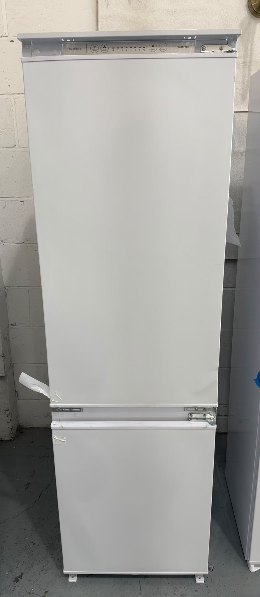 Hisense RIB312F4AWE Integrated Fridge freezer - White